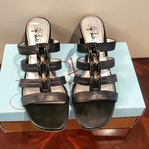 USED LIGHTLY Life Stride Black Heel Sandals Women's Size 9 1/2